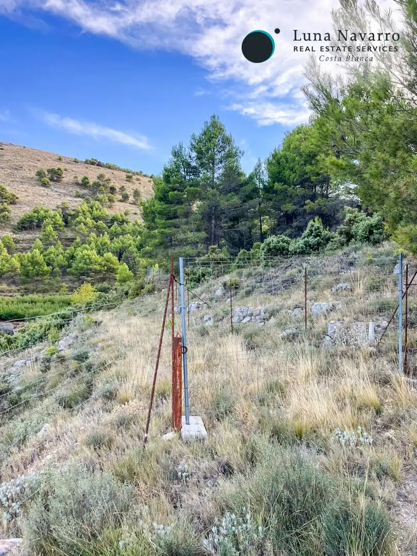 Terreno en venta en Calle San Antonio, 50, Confrides