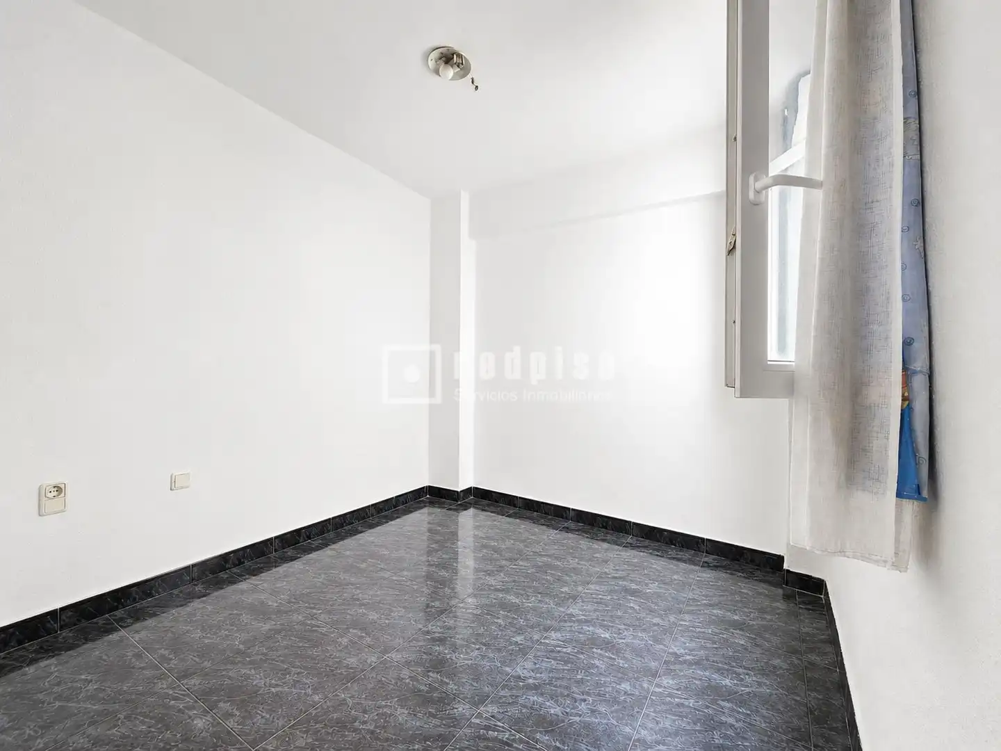 Habitación de Piso en venta en Xirivella con Aire acondicionado y Amueblado