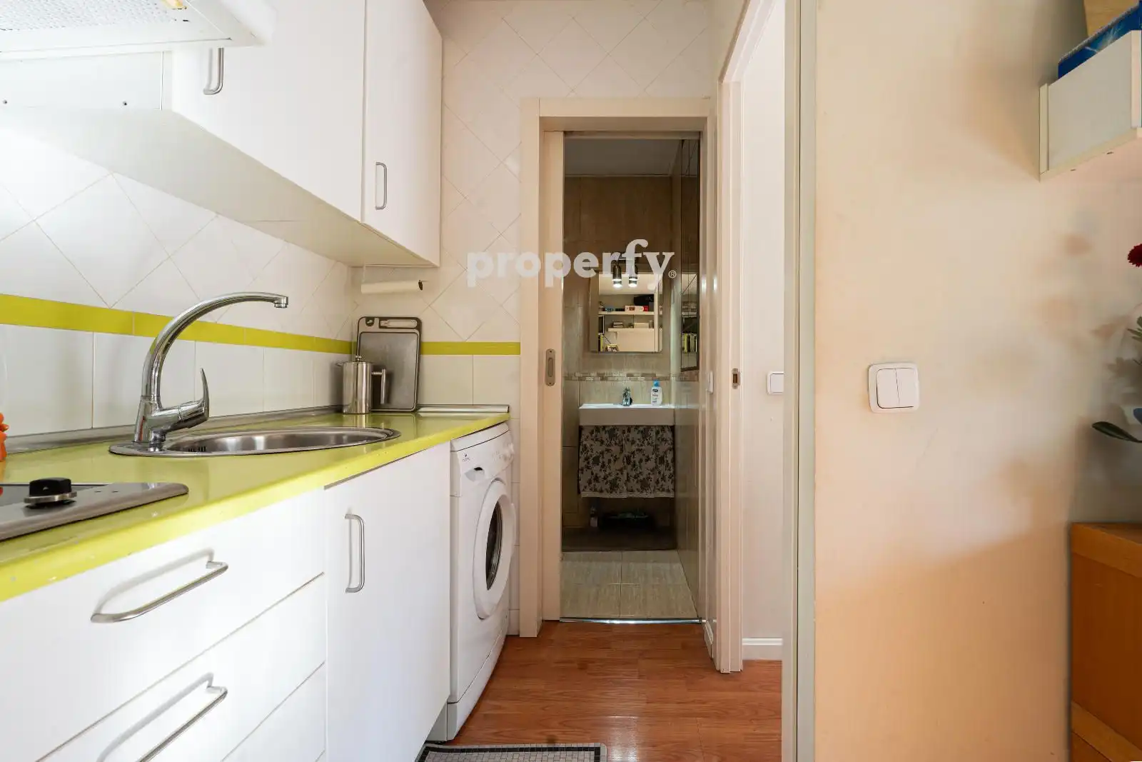 Kitchen of Flat for sale in Madrid  with Heating, Parquet flooring and Furnished
