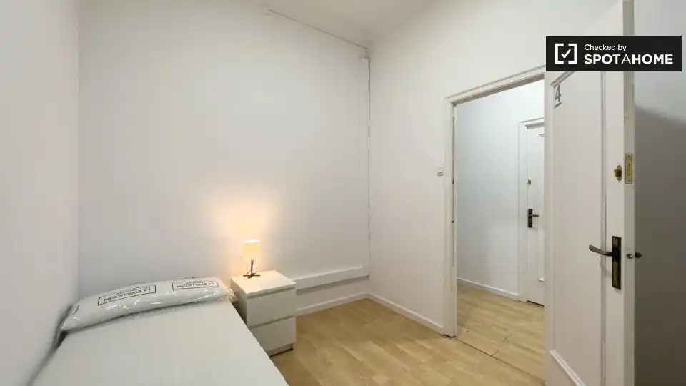 Habitación de Piso de alquiler en Barcelona con Aire acondicionado, Calefacción y Amueblado