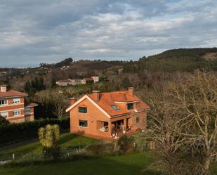 Vista exterior de Casa o xalet en venda en Gijón  amb Calefacció, Parquet i Traster