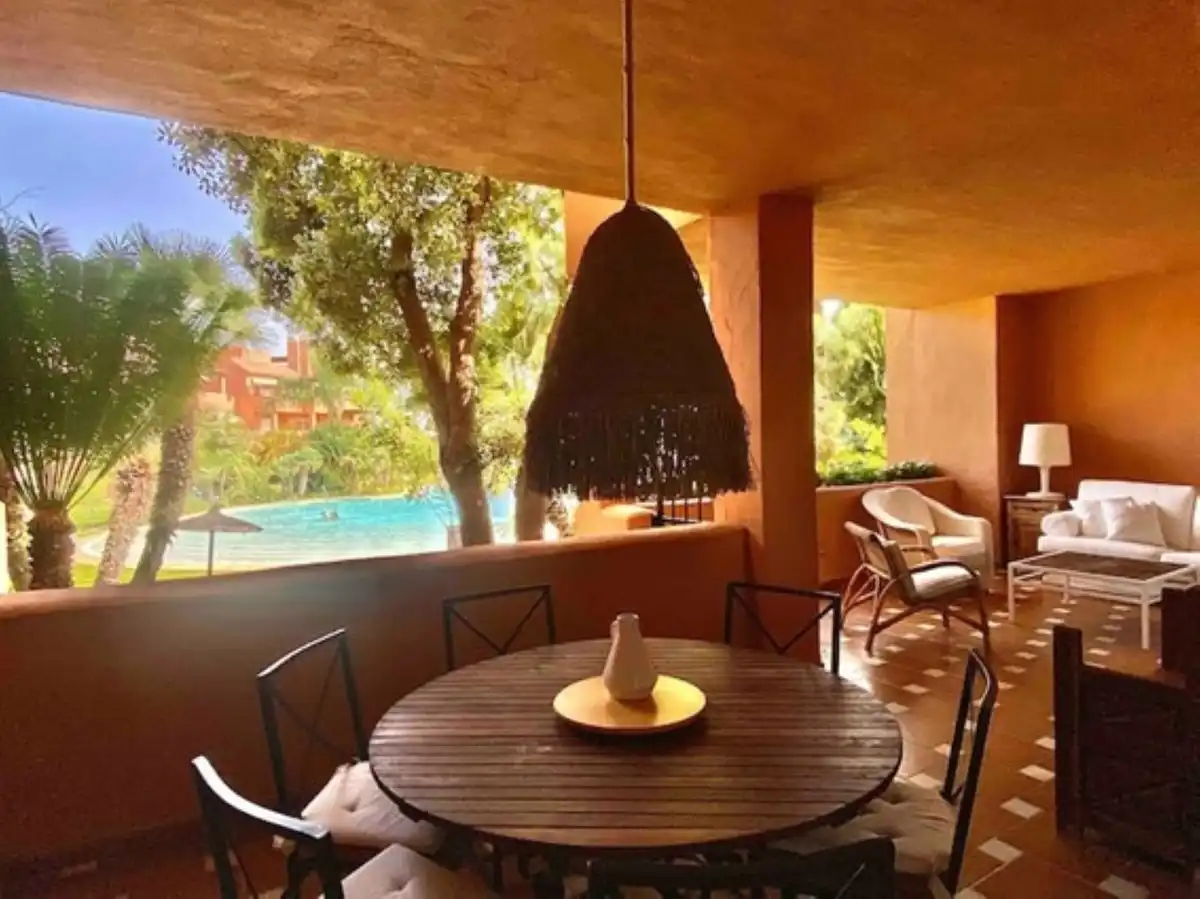 Jardí de Apartament de lloguer en Estepona amb Aire condicionat, Moblat i Balcó