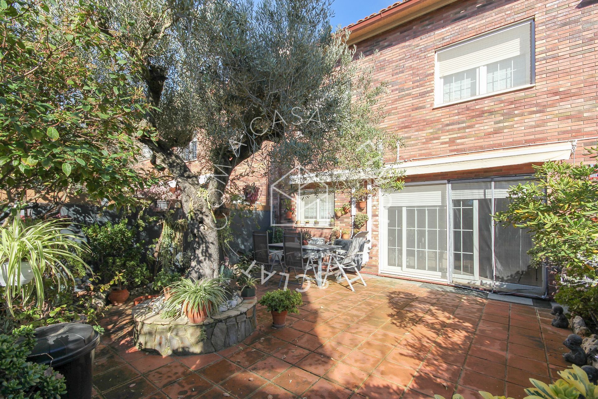 Jardí de Casa adosada en venda en Sant Llorenç d'Hortons amb Aire condicionat, Calefacció i Jardí privat