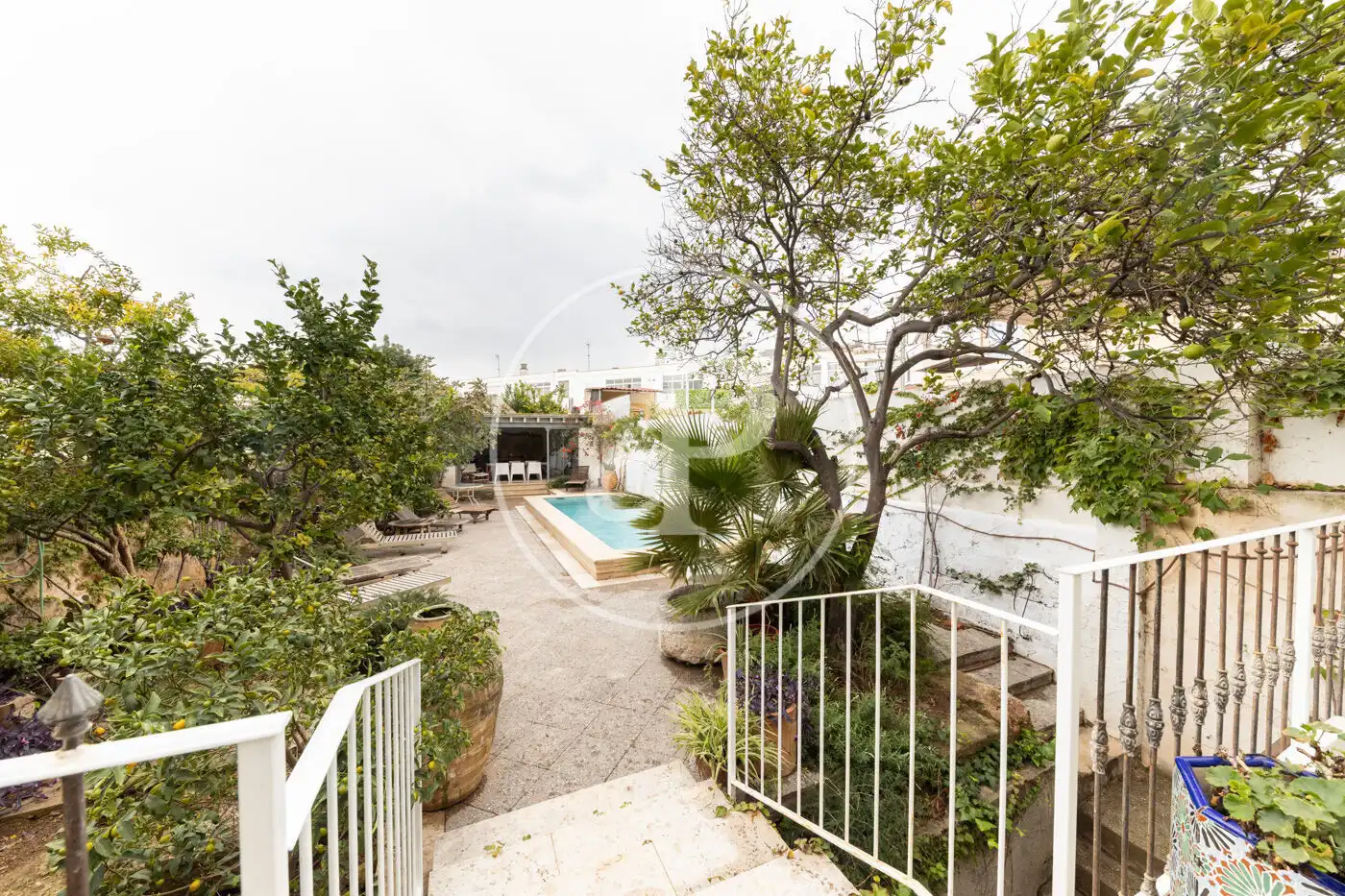 Terrasse von Einfamilien-Reihenhaus zum Verkauf in  Palma de Mallorca mit Klimaanlage, Heizung und Privatgarten