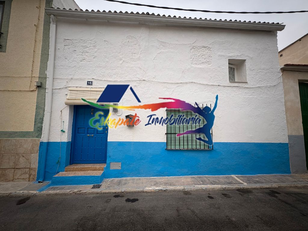 Exterior view of House or chalet for sale in Lillo  with Heating, Storage room and Furnished