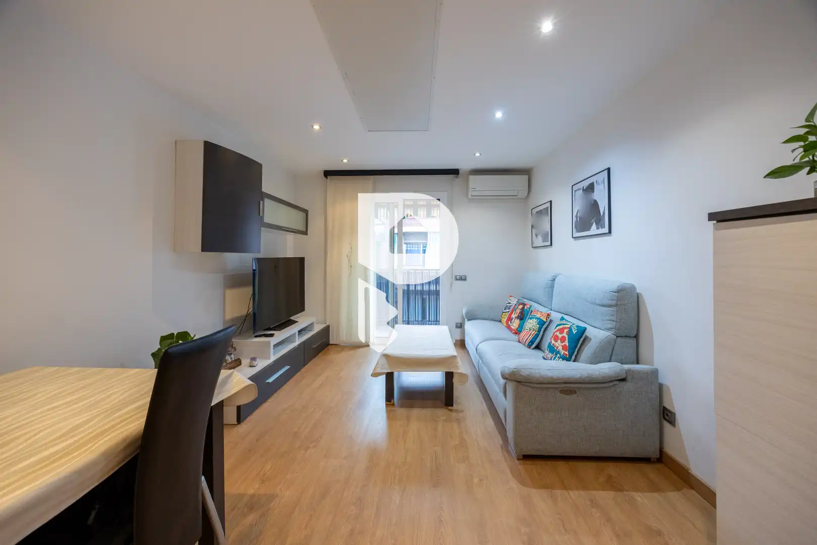 Wohnzimmer von Wohnung zum Verkauf in Sant Vicenç Dels Horts mit Klimaanlage, Heizung und Parkett