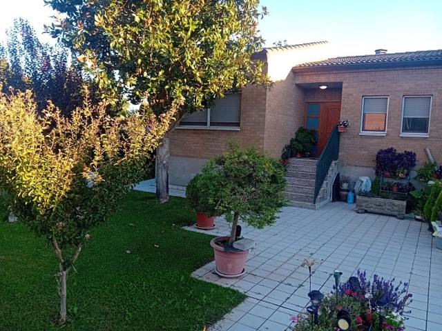 Casa-chalet en Venta en Alguaire