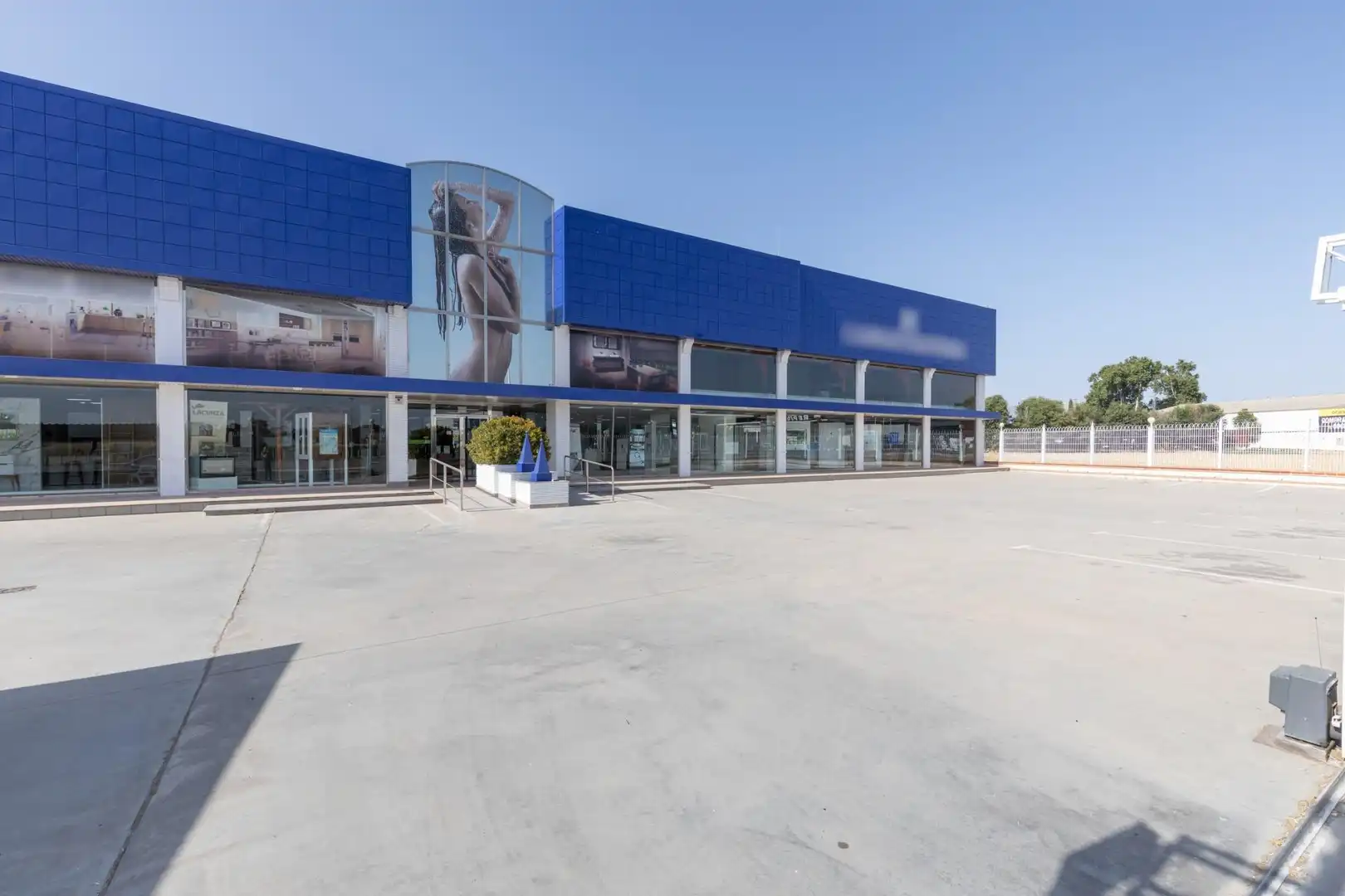 Vista exterior de Nau industrial en venda en Santa Fe amb Calefacció