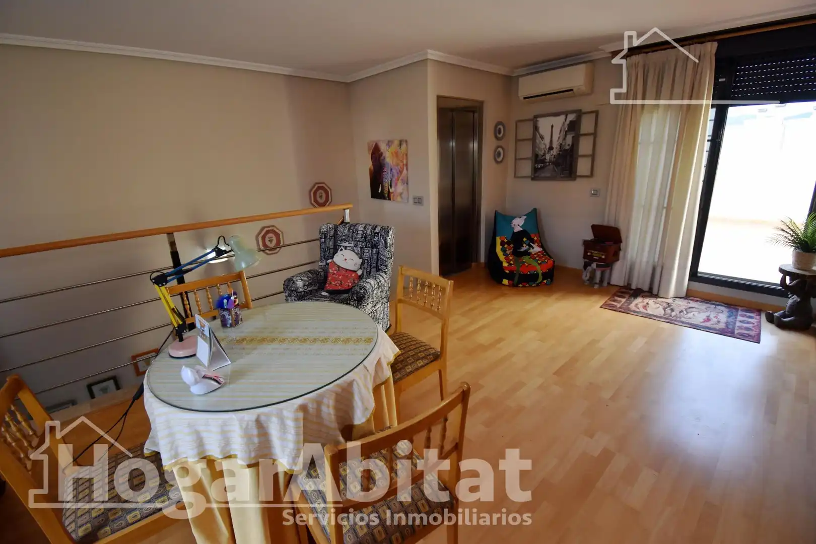 Sala d'estar de Casa adosada en venda en Castellón de la Plana / Castelló de la Plana amb Aire condicionat, Terrassa i Balcó