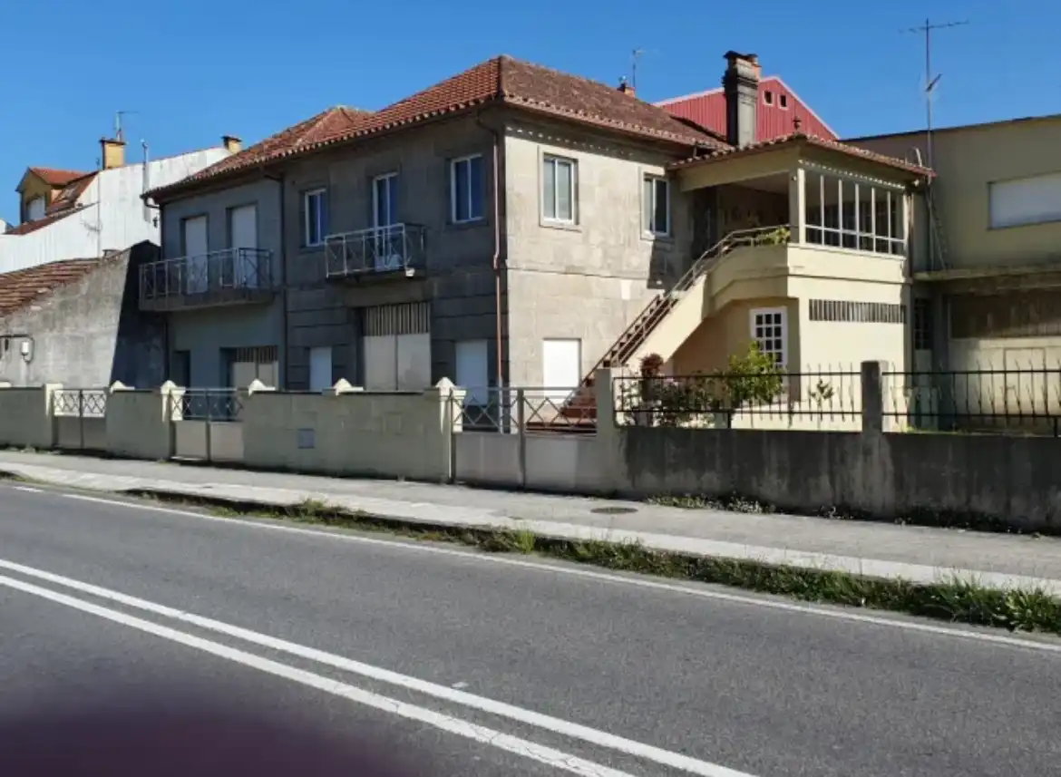 Casa o xalet en venda a Arco, O Burgo - Campus Universitario
