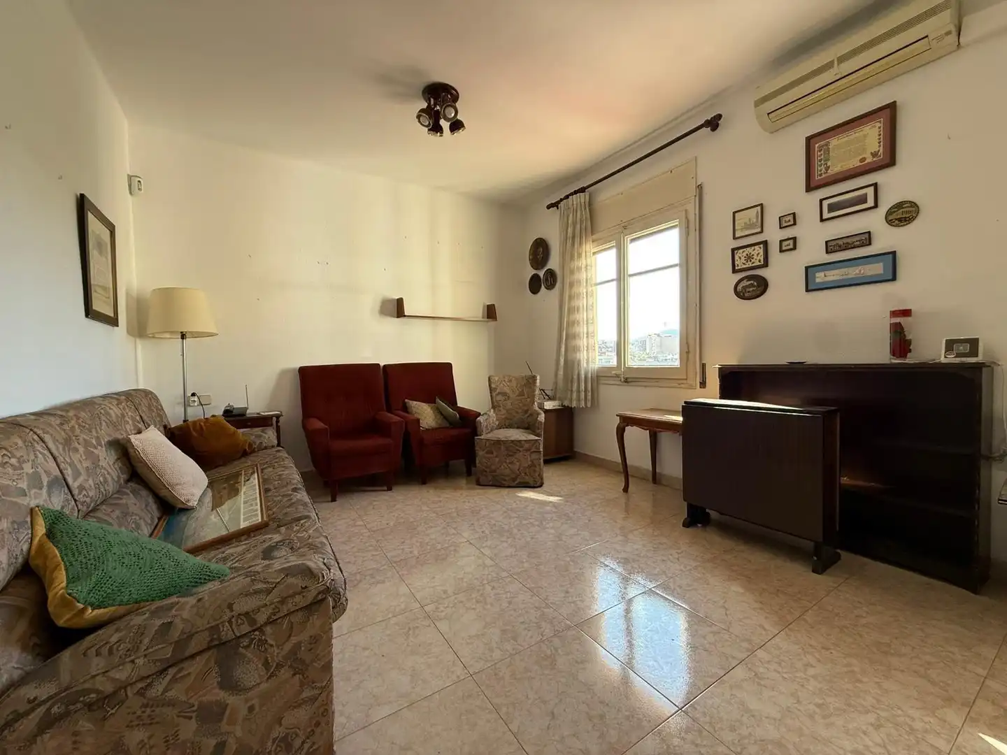 Sala d'estar de Pis en venda en Barcelona amb Aire condicionat, Calefacció i Parquet