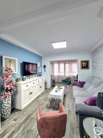 Apartamento en Venta en  Plaza de Neptuno en Barriada de Andalucía - Ardila