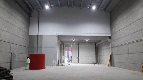 Foto 2 von Fabrikhallen zur Miete in El Alborgí, Paterna