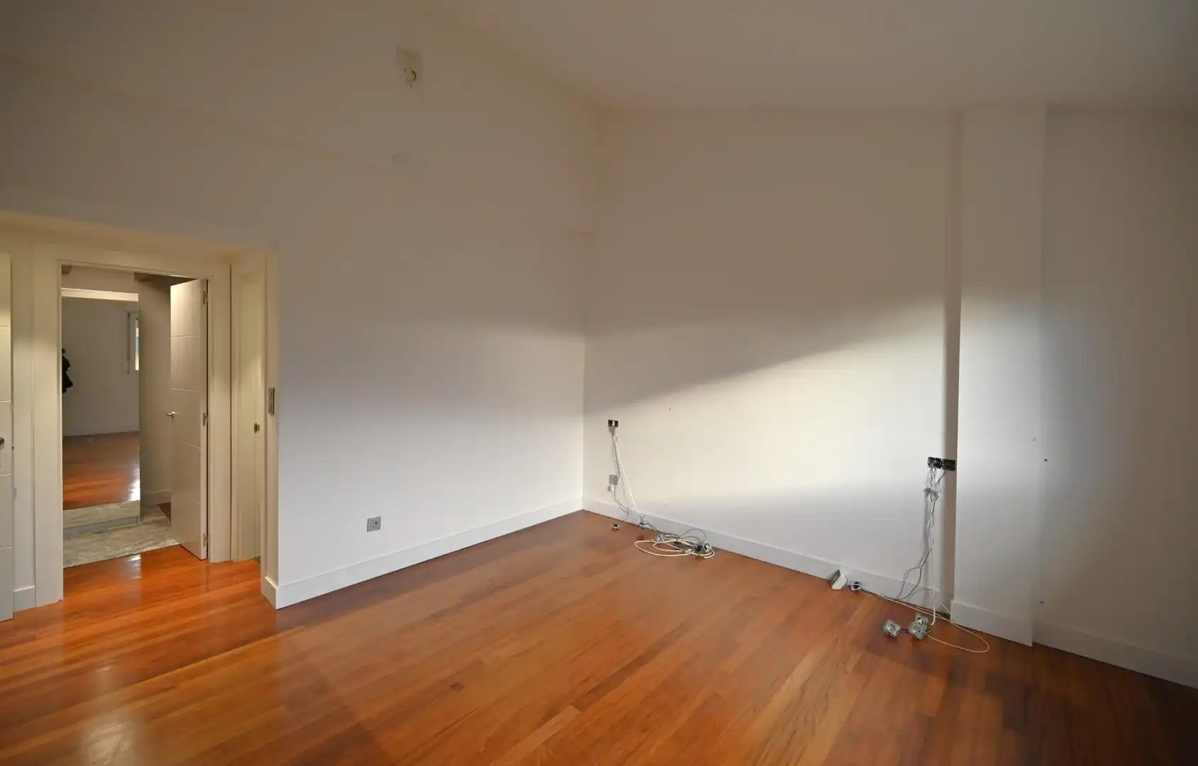 Sala de estar de Casa adosada en venta en Loiu con Aire acondicionado, Calefacción y Jardín privado