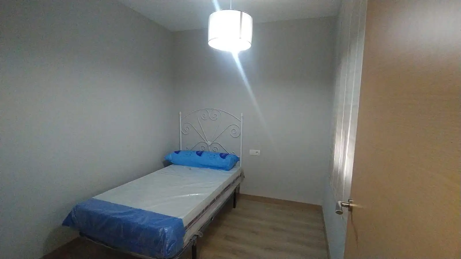 Dormitori de Apartament de lloguer en Villanueva de la Serena amb Aire condicionat, Calefacció i Parquet