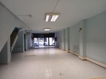 Local comercial en venta en Sants - Montjuïc