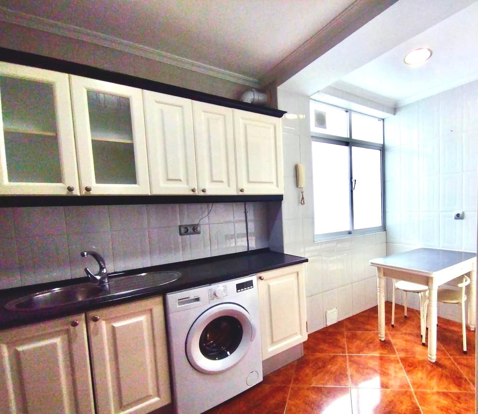 Cocina de Piso en venta en  Cádiz Capital con Aire acondicionado