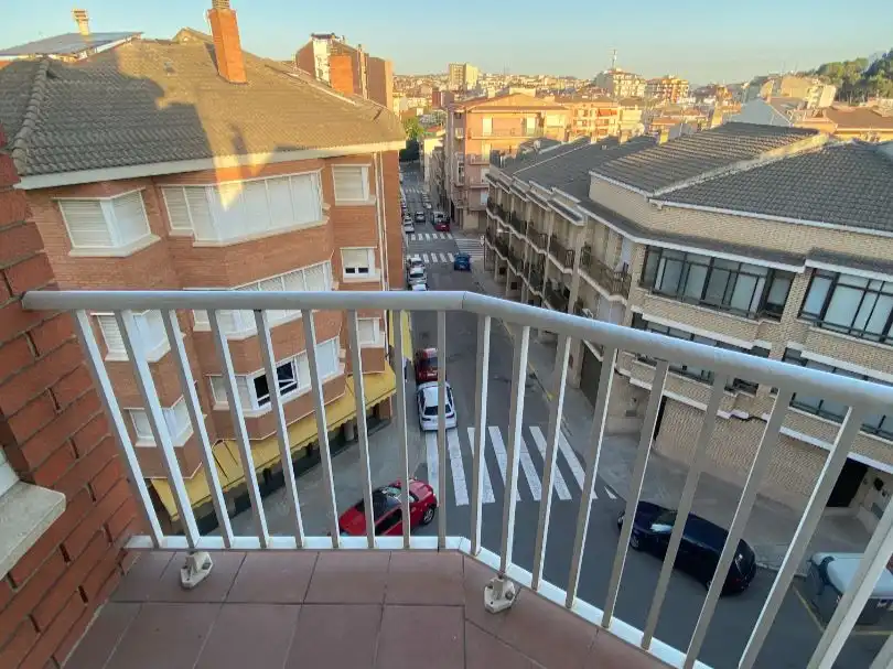 Vista exterior de Piso para compartir en Manresa con Aire acondicionado, Calefacción y Parquet