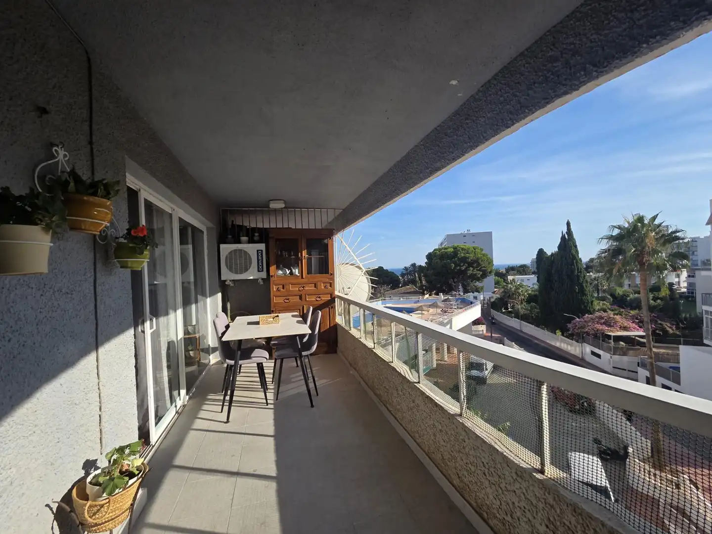 Terraza de Piso de alquiler en Benalmádena con Terraza y Piscina comunitaria