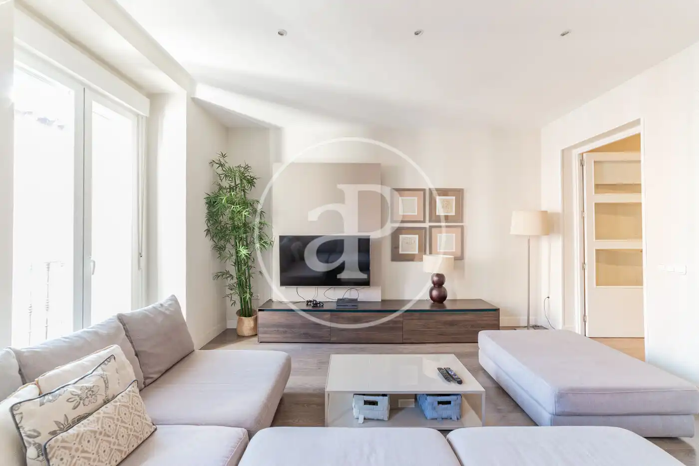 Wohnung mit Terrasse zur Miete in C. de los Caños del Peral, imagen 3