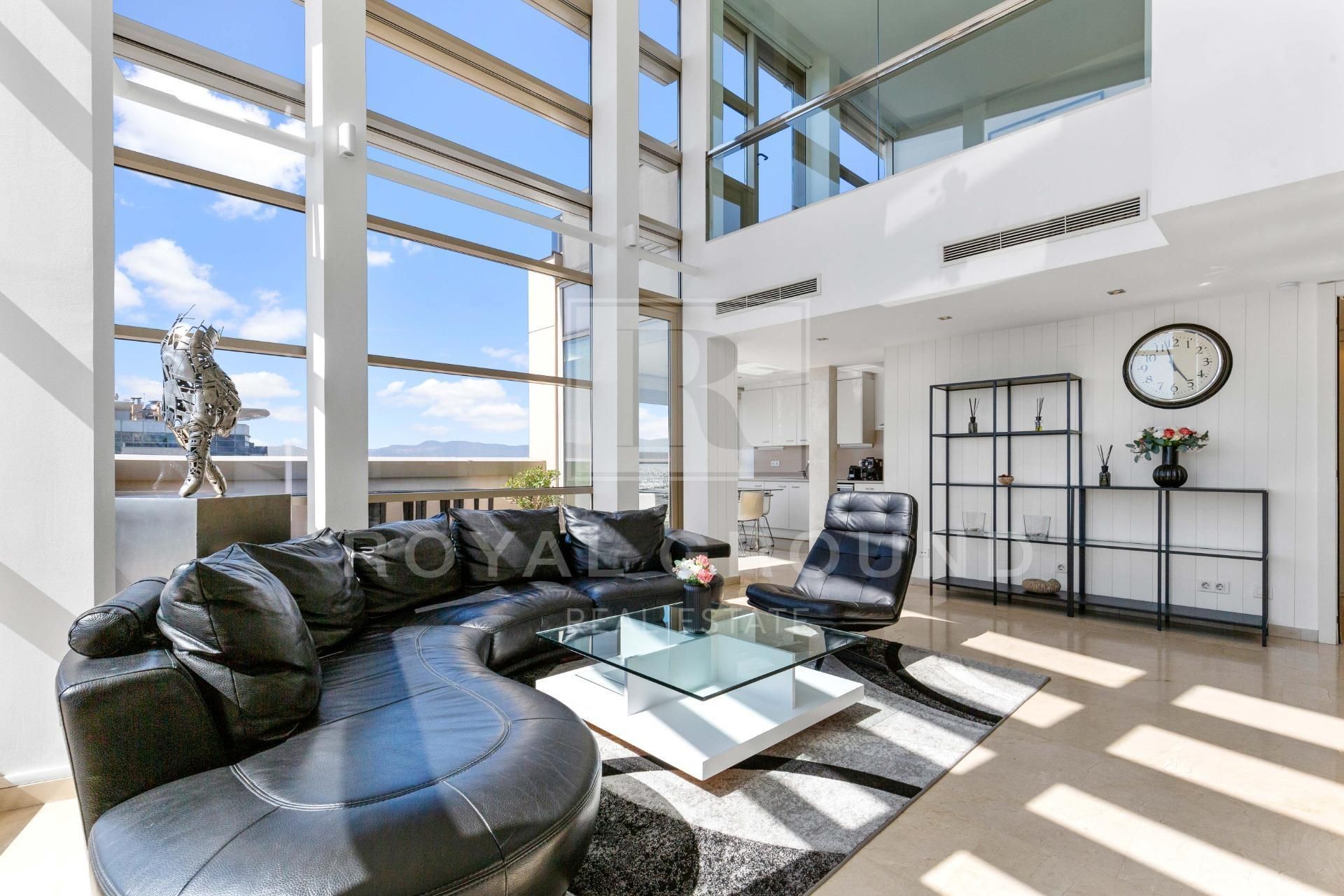 Living room of Attic to rent in  Barcelona Capital  with Air Conditioner, Terrace and Balcony