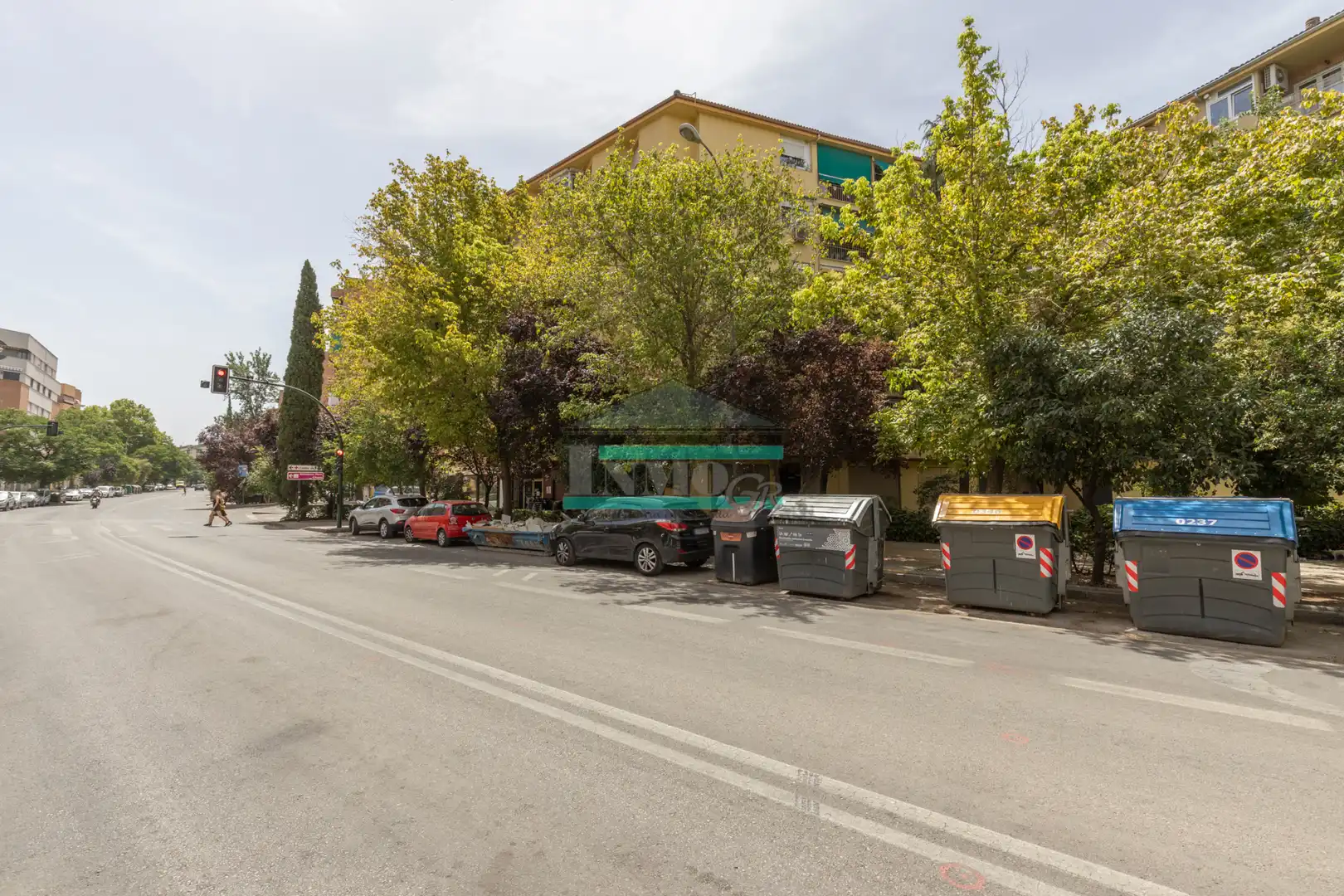 Vista exterior de Pis en venda en Granada amb Moblat i Balcó