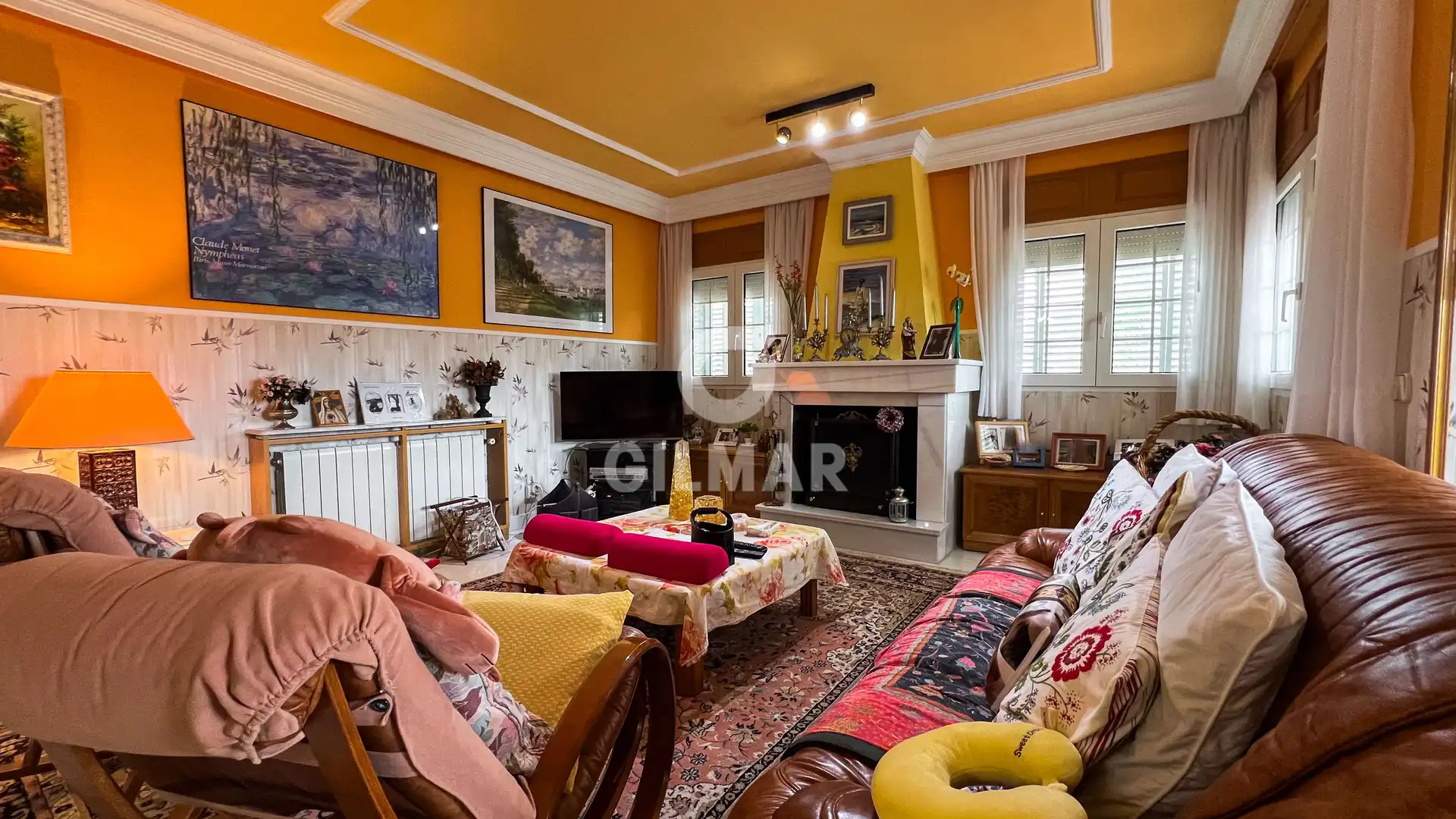 Sala d'estar de Casa o xalet en venda en Soto del Real amb Piscina