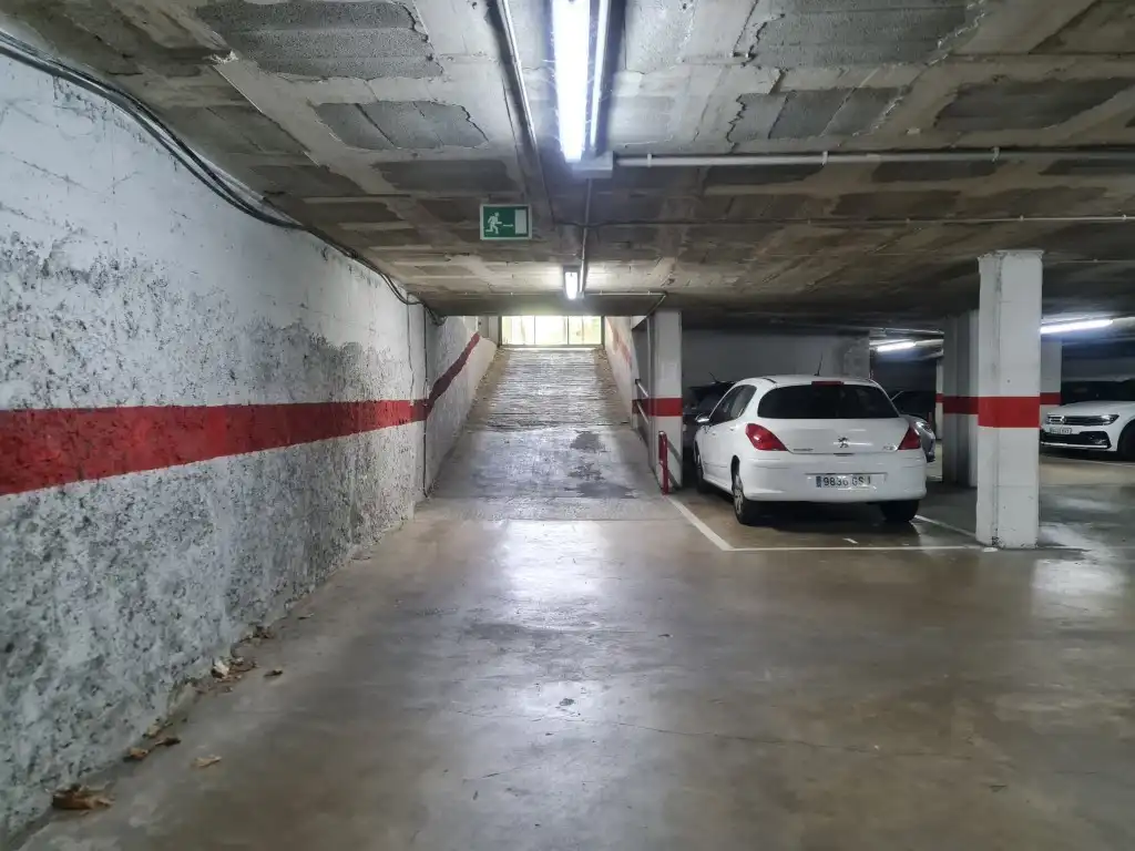 Garatge de lloguer a Passeig de la Devesa, 4, La Devesa