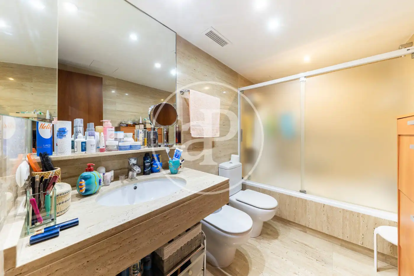 Badezimmer von Wohnung zum Verkauf in  Palma de Mallorca mit Klimaanlage, Heizung und Privatgarten