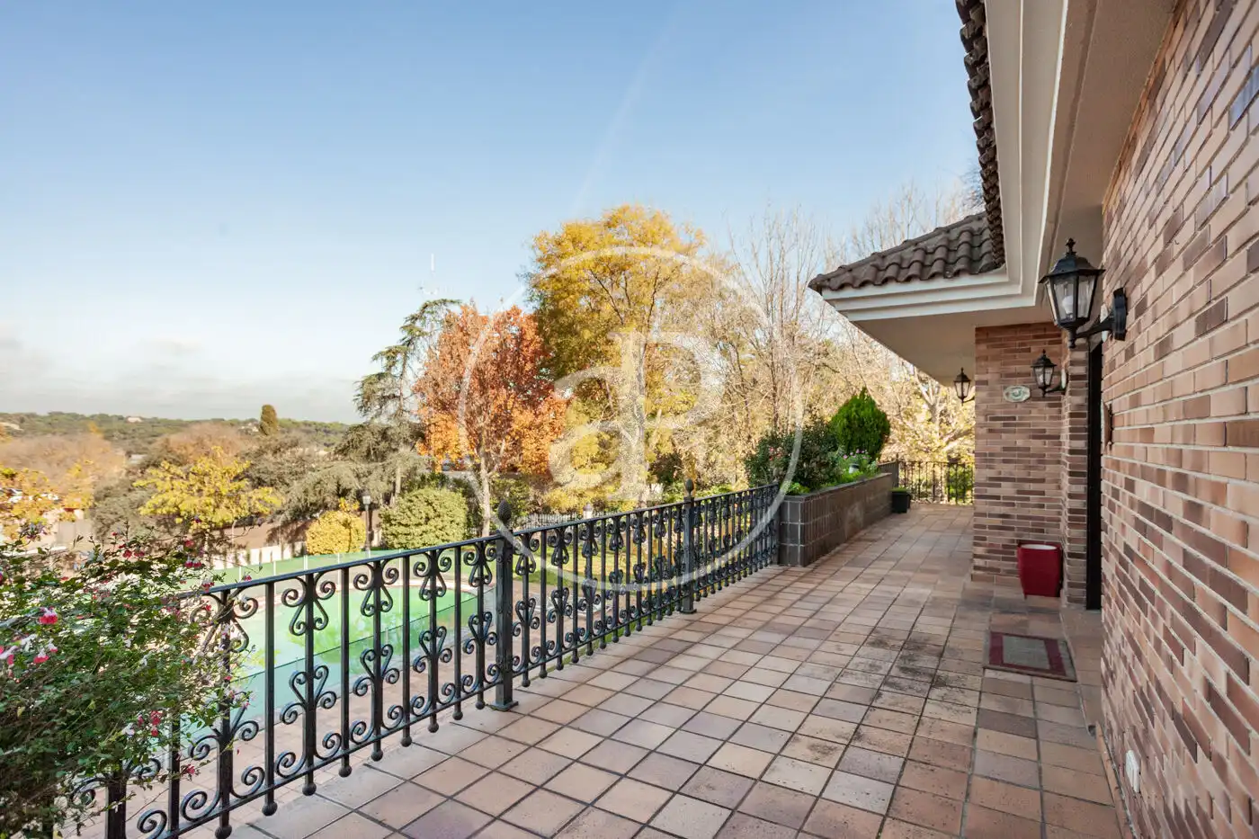 Vista exterior de Casa o chalet en venta en Pozuelo de Alarcón con Aire acondicionado, Calefacción y Jardín privado