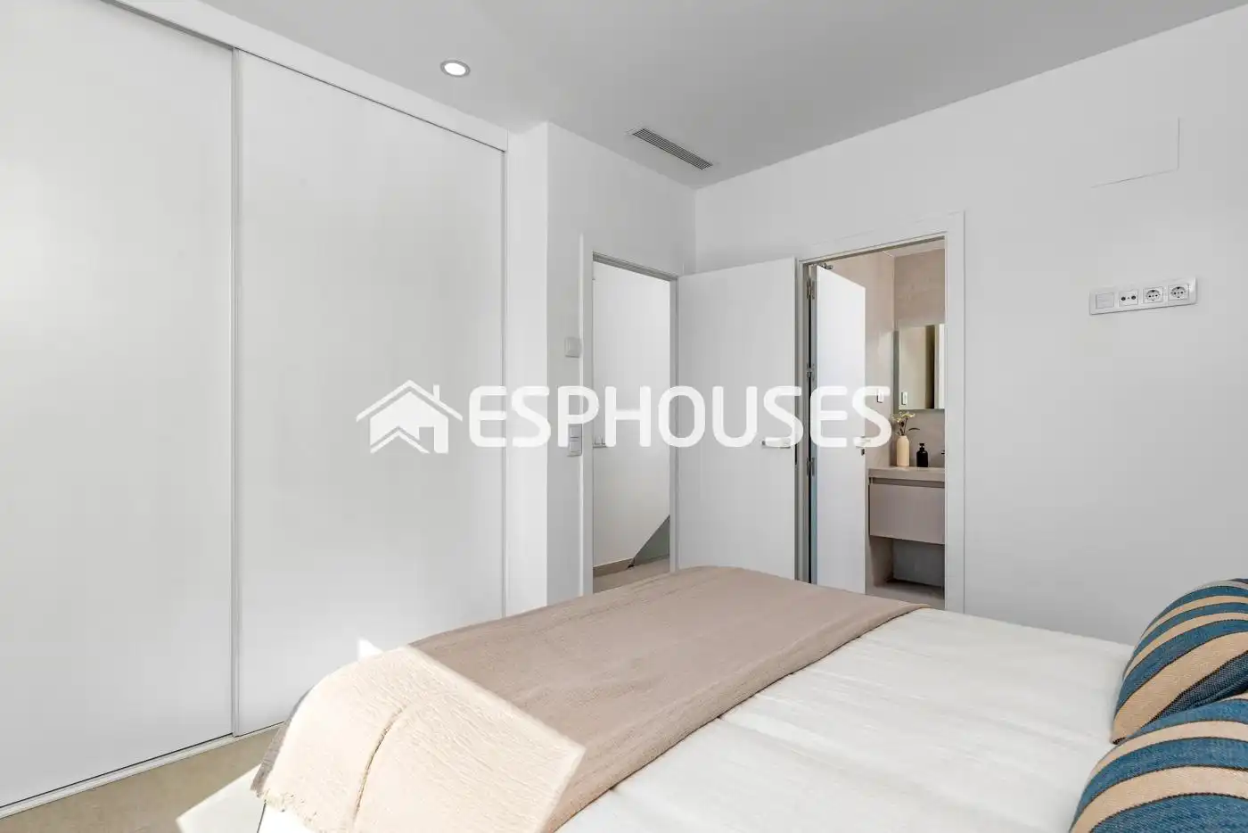Habitación de Casa o chalet en venta en Pilar de la Horadada con Terraza, Piscina y Balcón