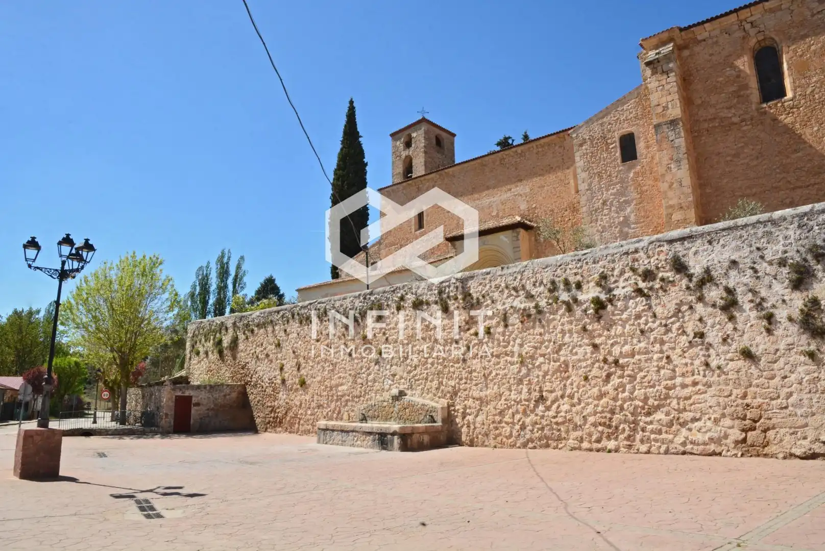 Vista exterior de Casa o xalet en venda en Moratilla de los Meleros amb Traster i Balcó