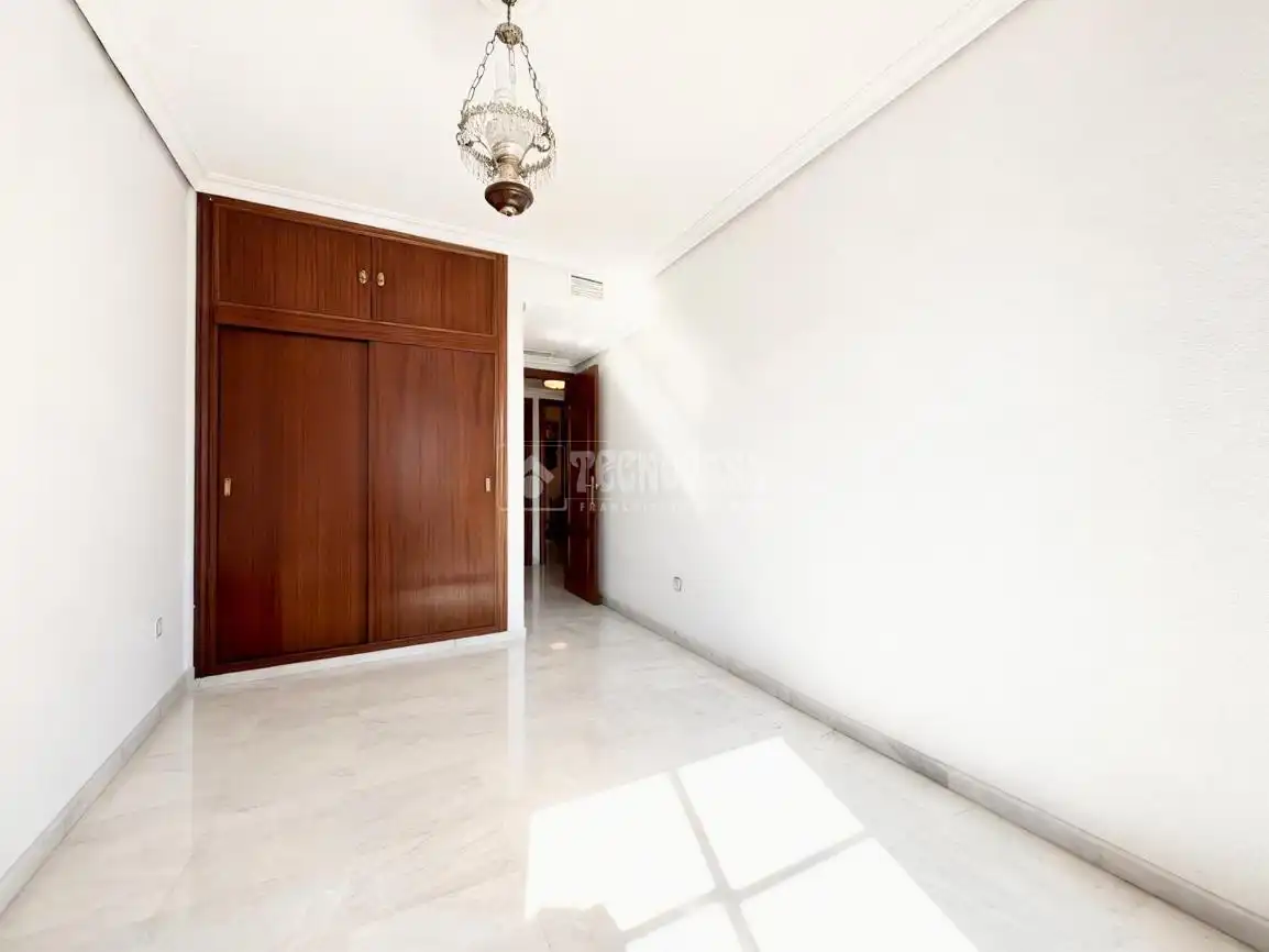 Piso en venta en Sevilla con Aire acondicionado, Calefacción y Terraza