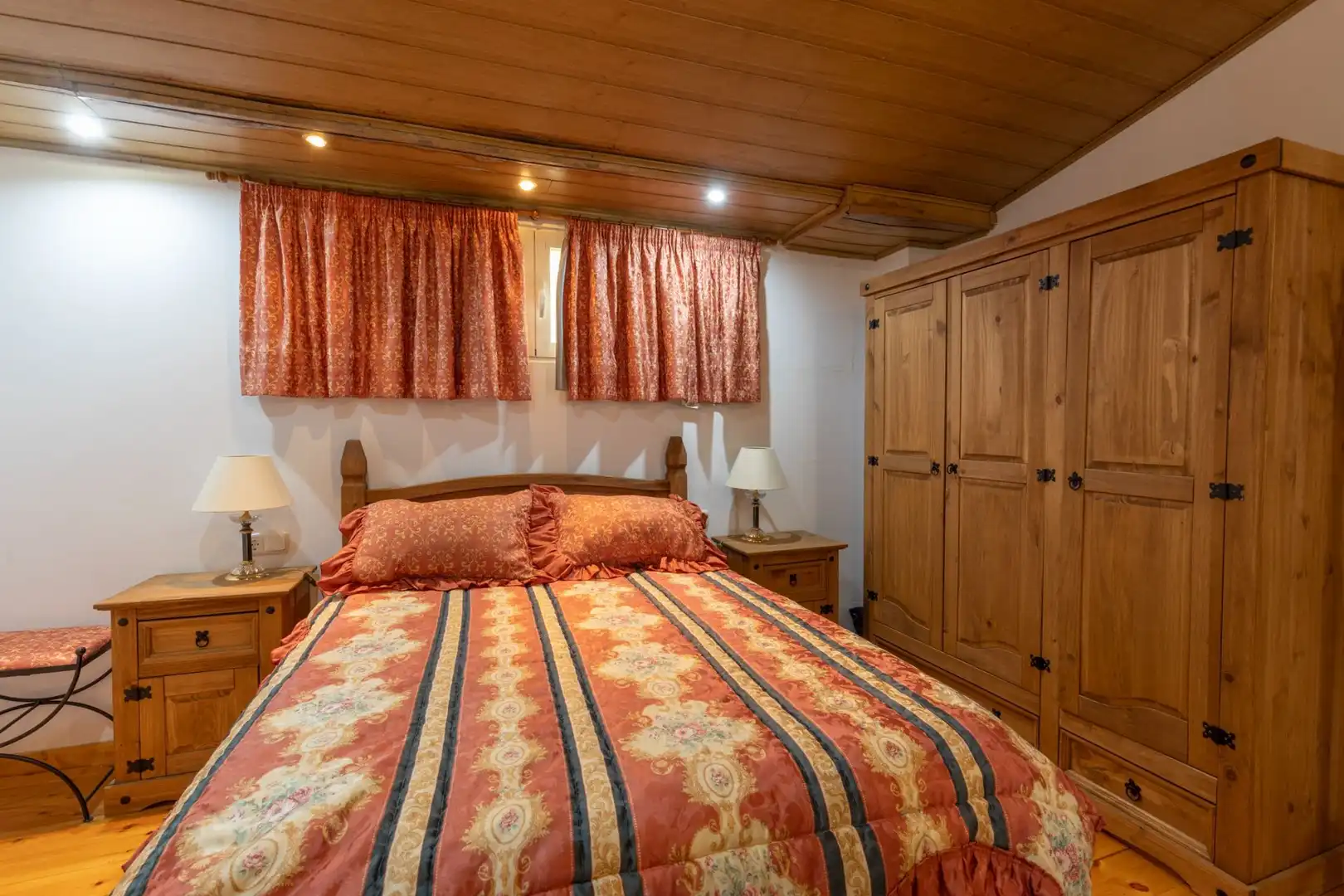 Habitación de Casa o chalet en venta en Sierra Nevada con Calefacción, Trastero y Amueblado