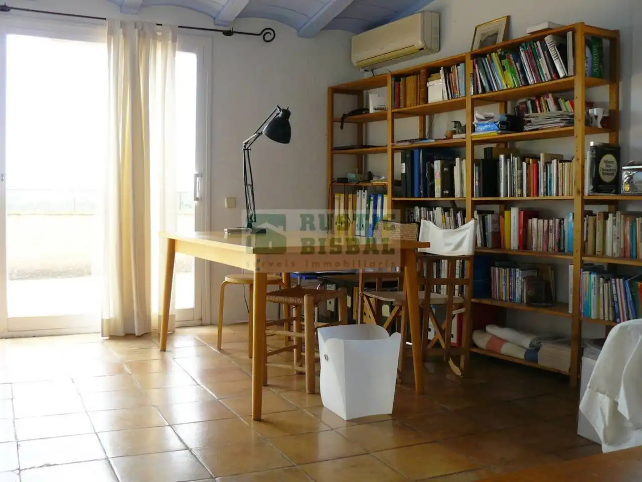 Sala de estar de Finca rústica de alquiler en Madremanya con Calefacción, Jardín privado y Terraza
