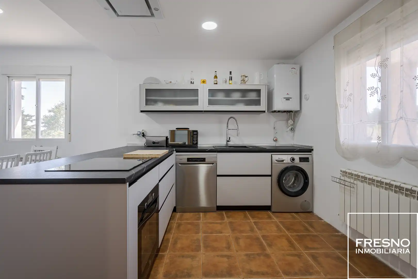 Cocina de Casa o chalet en venta en Galápagos con Calefacción, Jardín privado y Terraza