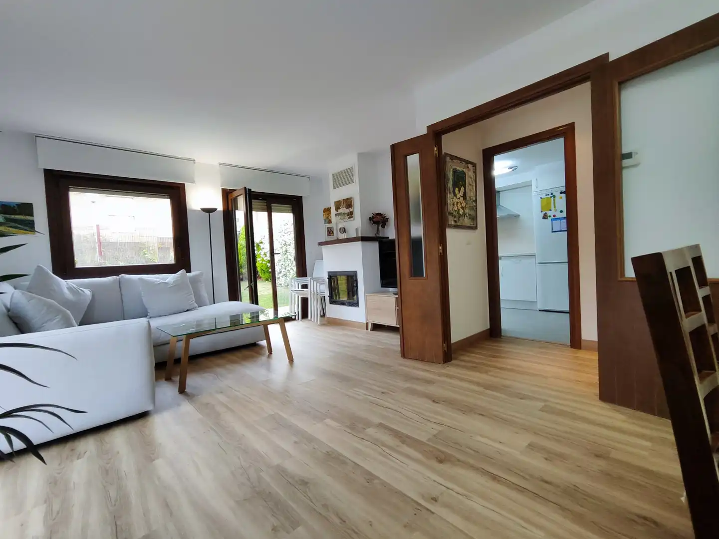 Sala de estar de Casa adosada en venta en Sojuela con Calefacción, Jardín privado y Parquet