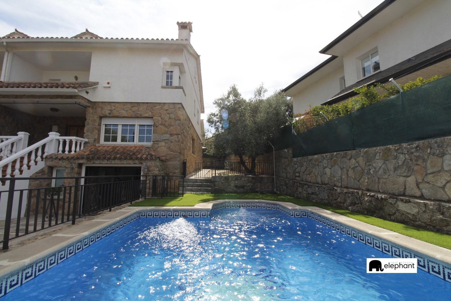 Swimming pool of Single-family semi-detached for sale in Galapagar  with Heating, Private garden and Terrace