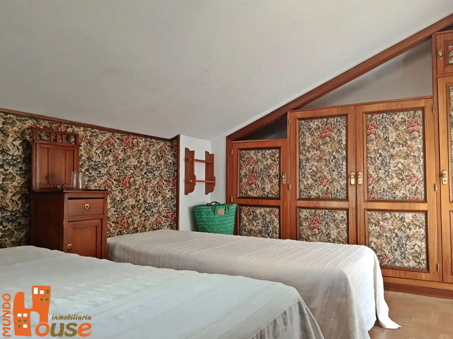 Bedroom of Flat for sale in Segovia  with Furnished