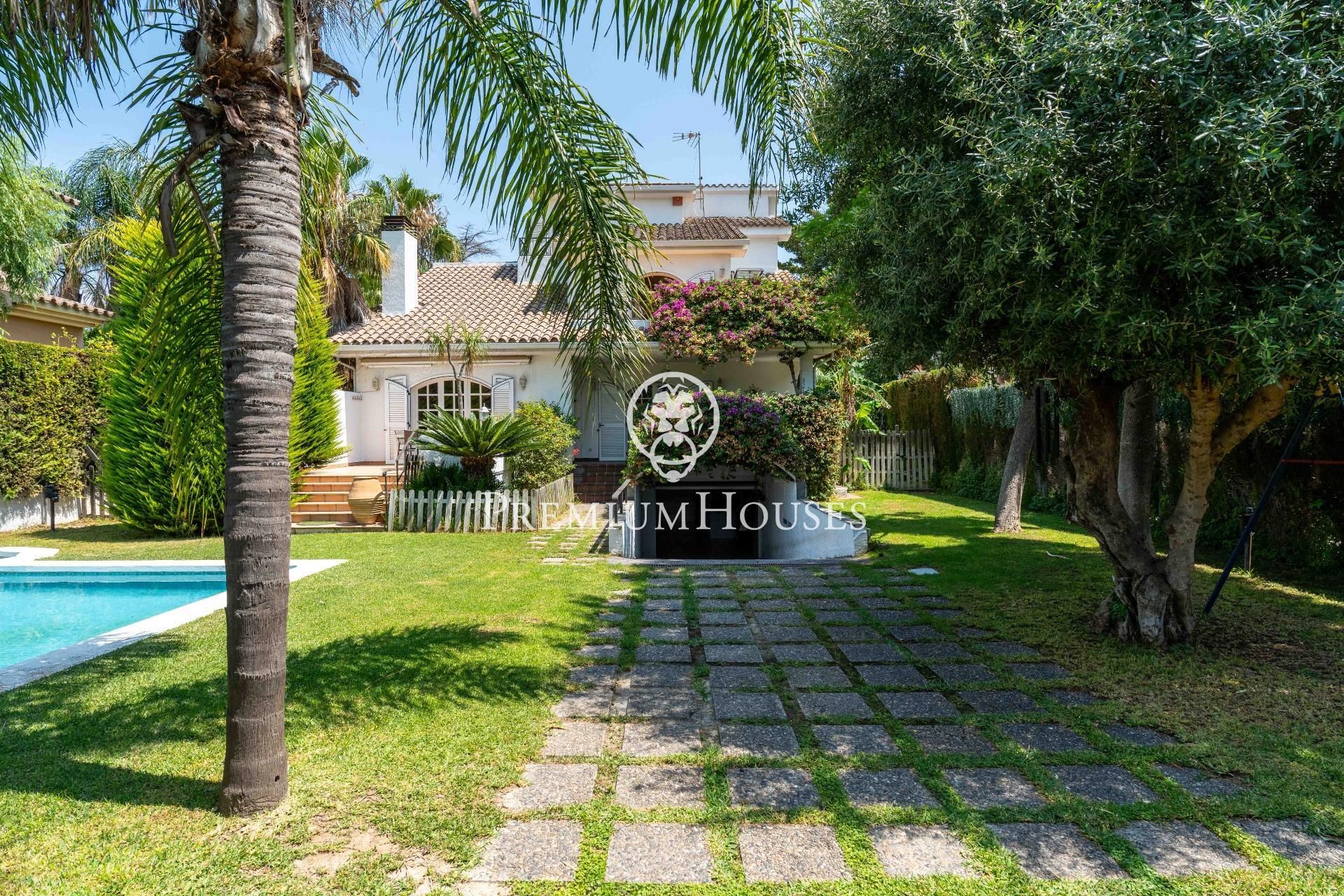 Exterior view of House or chalet for sale in Cambrils  with Heating, Private garden and Terrace