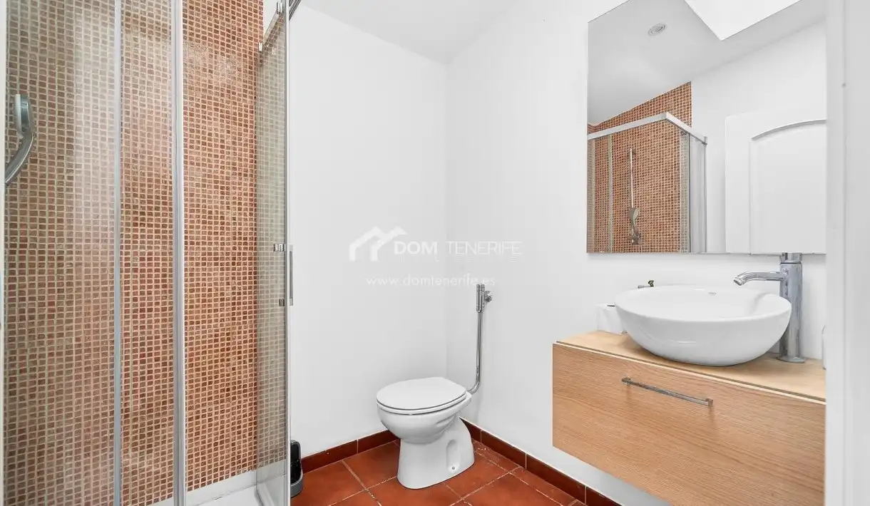 Baño de Casa o chalet en venta en Arona con Terraza, Piscina y Amueblado