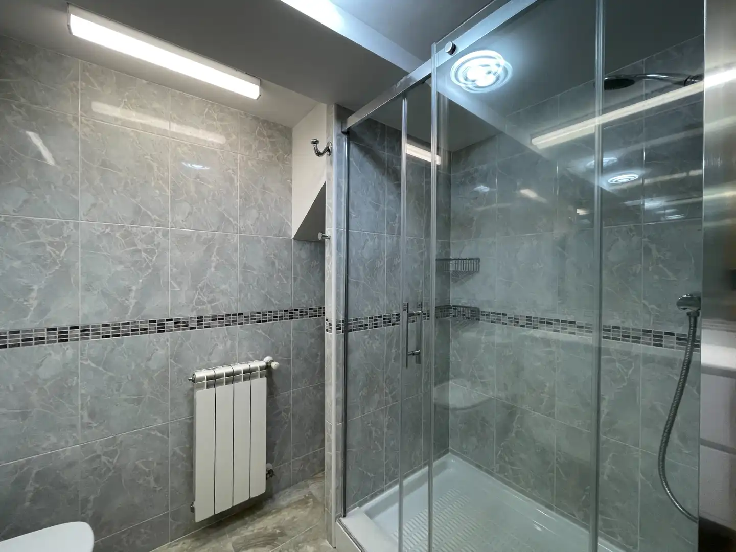 Baño de Piso de alquiler en Donostia - San Sebastián  con Calefacción, Parquet y Terraza