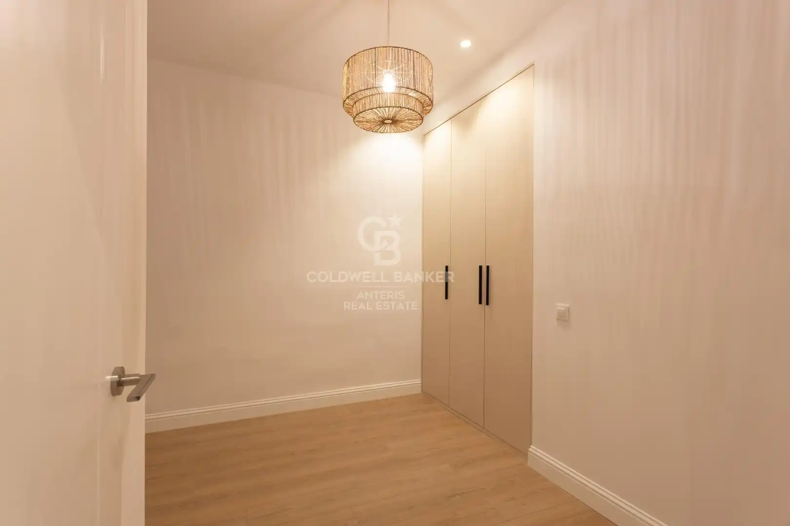 Habitación de Piso en venta en Barcelona con Aire acondicionado, Calefacción y Balcón