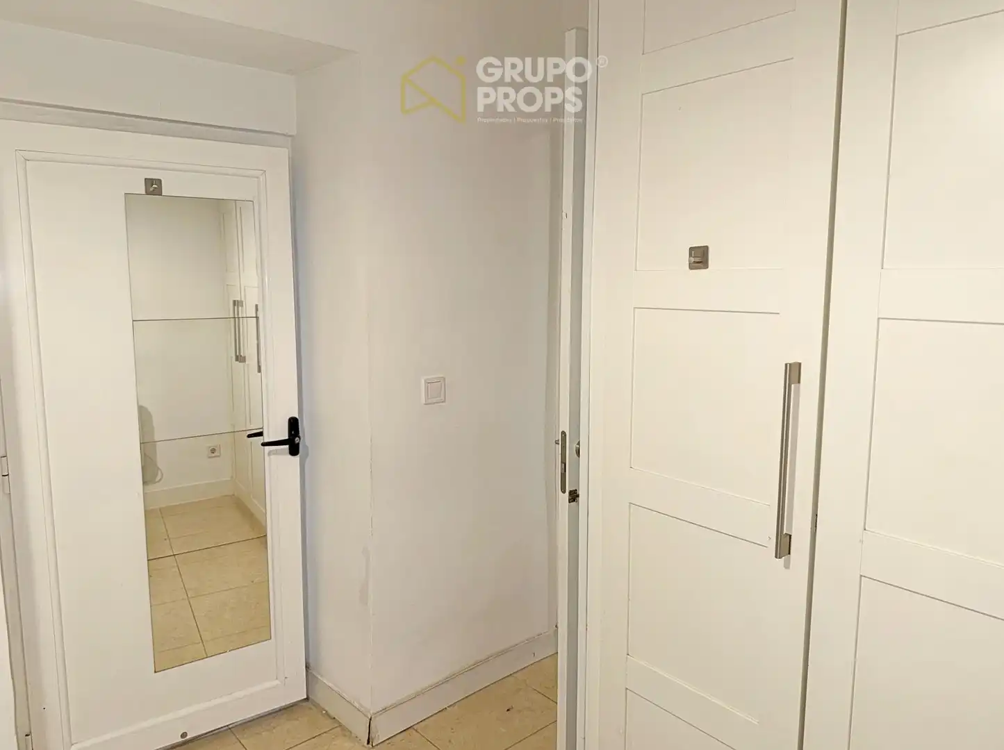 Piso en venta en Madrid con Calefacción, Terraza y Amueblado