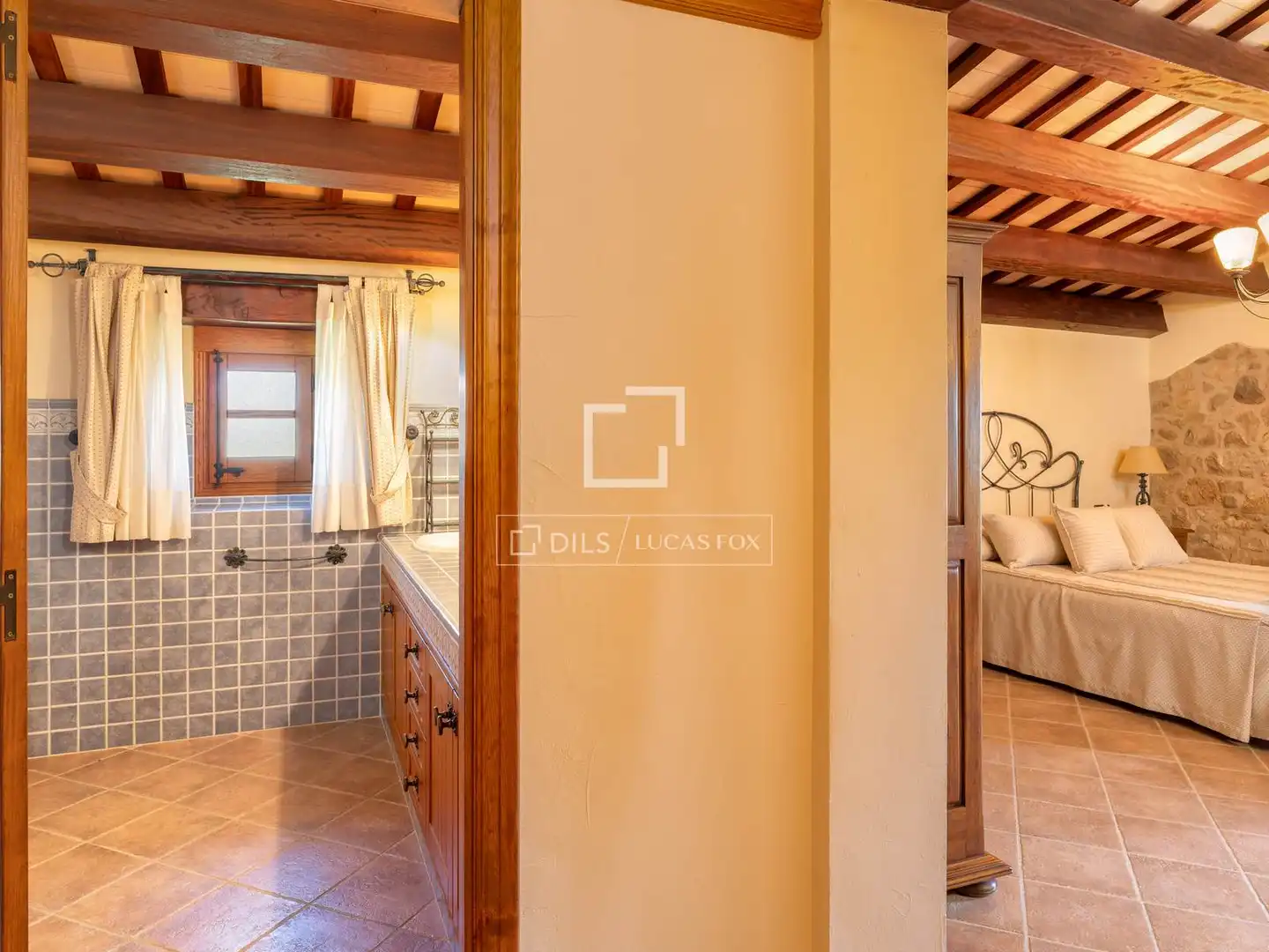 Country homes for sale in Breda  with Air Conditioner, Heating and Private garden