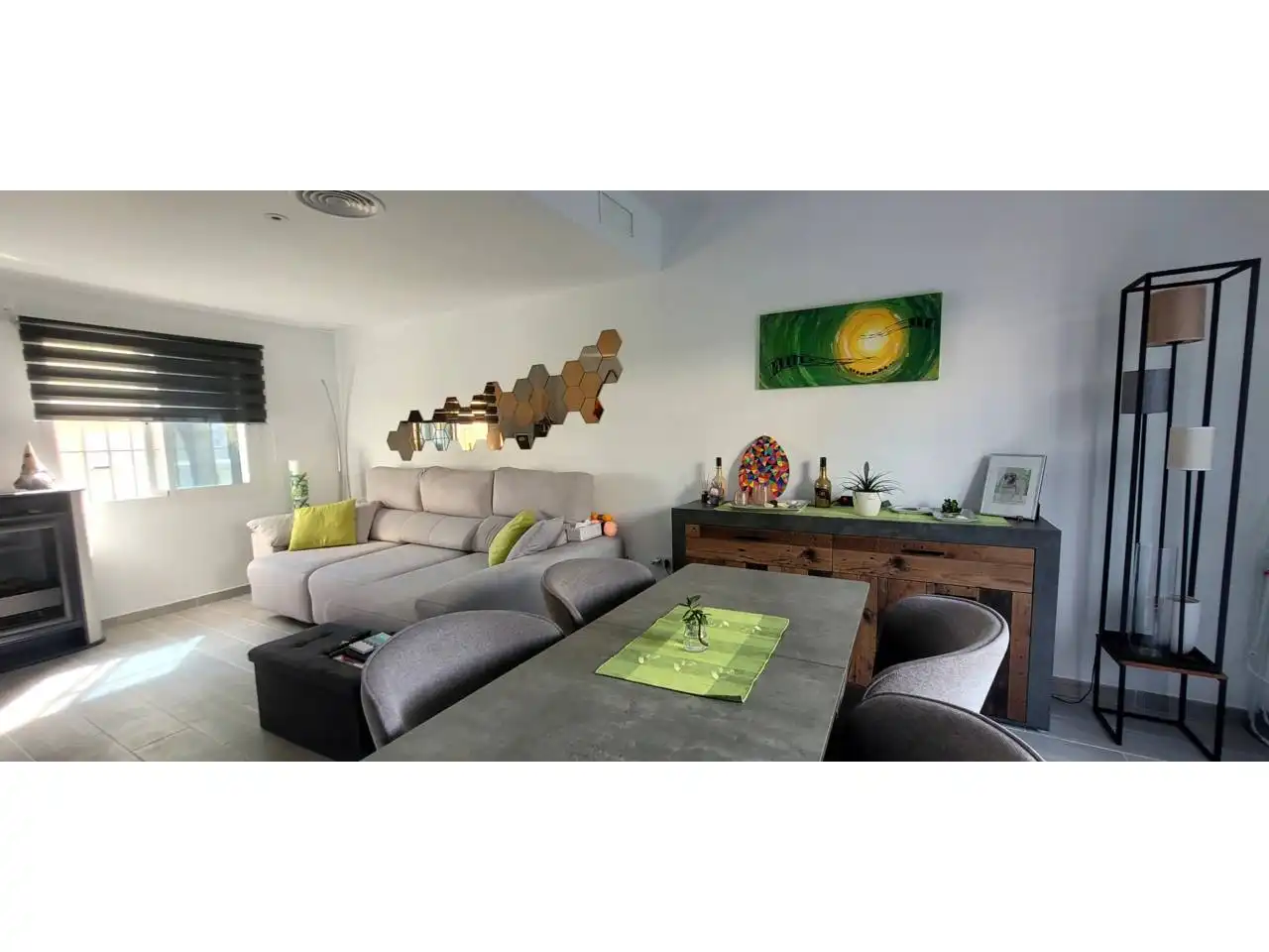 Sala d'estar de Casa adosada en venda en Ayamonte amb Aire condicionat, Terrassa i Moblat