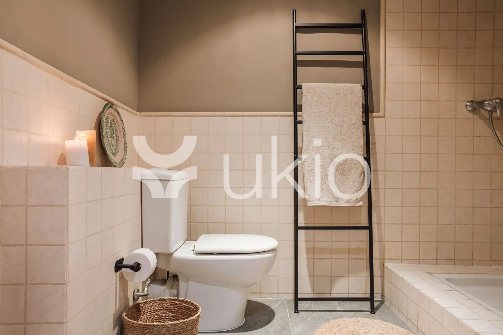 Baño de Apartamento de alquiler en Barcelona con Aire acondicionado, Calefacción y Amueblado