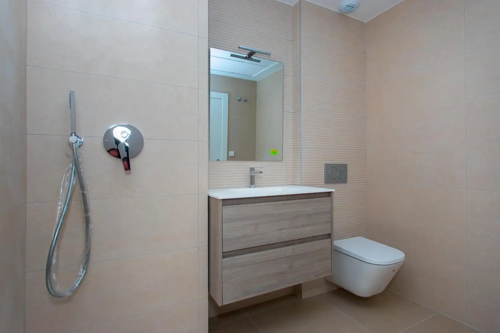 Baño de Casa o chalet en venta en Monforte del Cid con Aire acondicionado, Jardín privado y Terraza