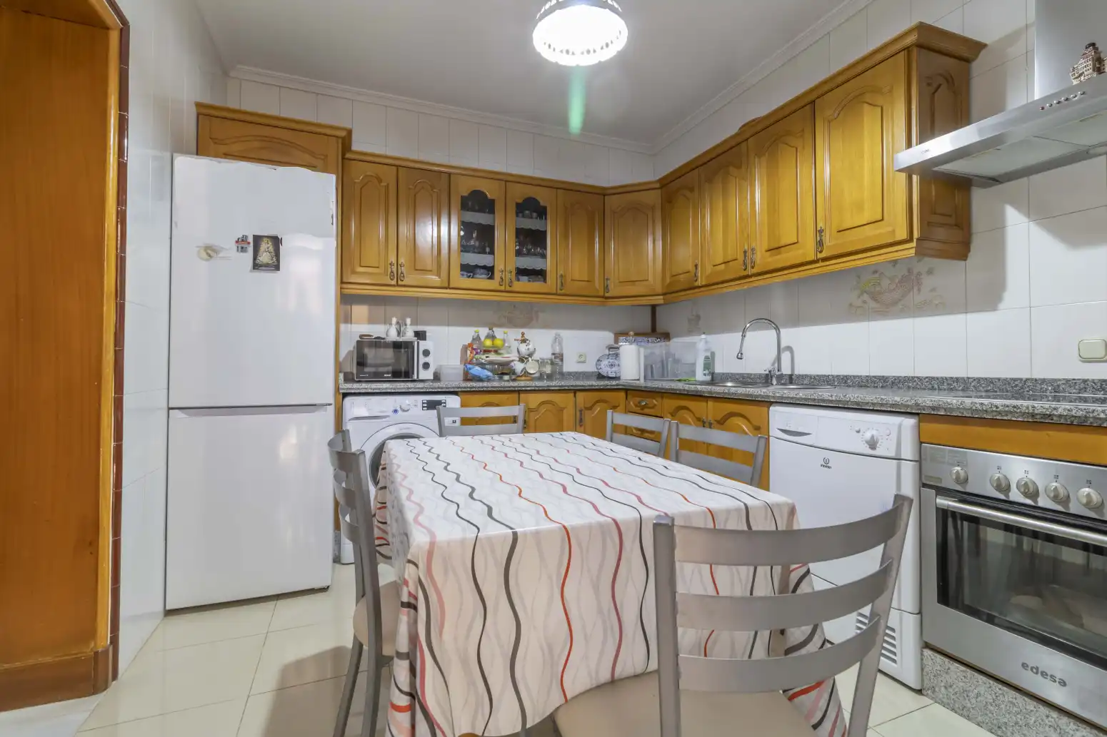 Cuina de Casa o xalet en venda en Gines amb Aire condicionat, Terrassa i Traster