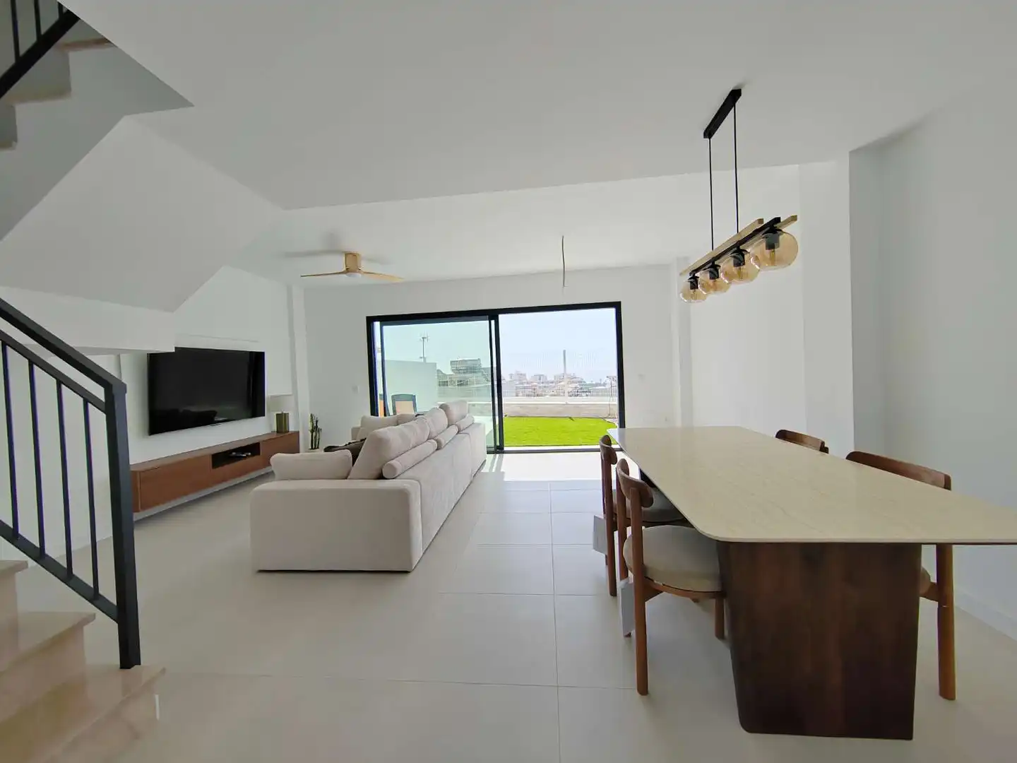 Sala d'estar de Casa o xalet de lloguer en Vélez-Málaga amb Aire condicionat, Terrassa i Piscina